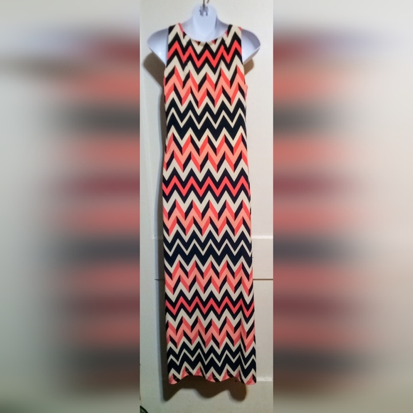 🛍️ BUNDLE ONLY 🛍️Jessica Howard Chevron Midi Skirt - Black, Coral, Cream - Picture 4 of 7